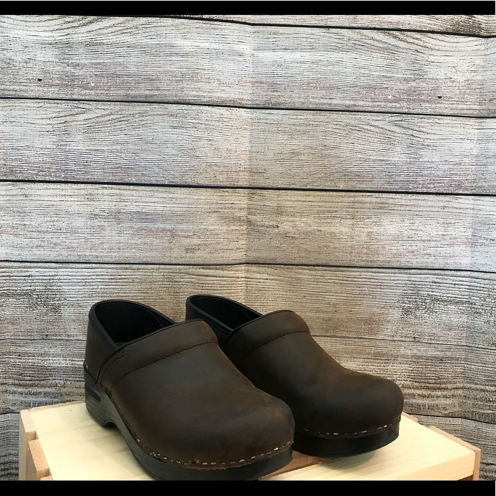 30% OFF BUNDLES Danskos